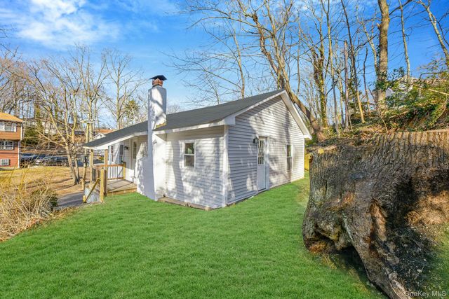 34 Glenna Little Trail, Huntington, NY 11743