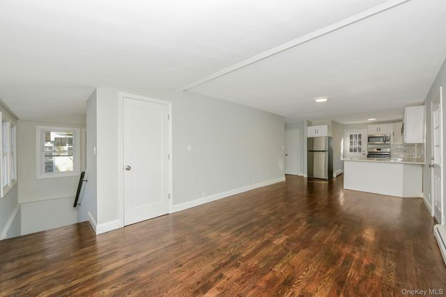 34 Glenna Little Trail, Huntington, NY 11743
