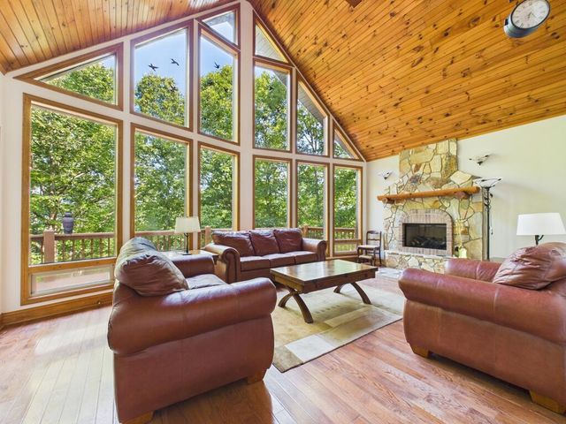 121 High Ridge Road, Murphy, NC 28906