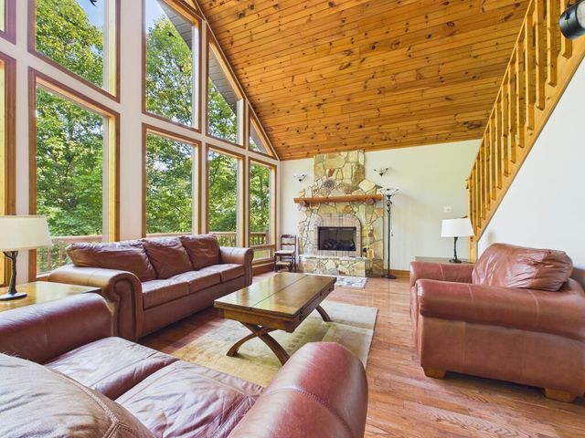 121 High Ridge Road, Murphy, NC 28906