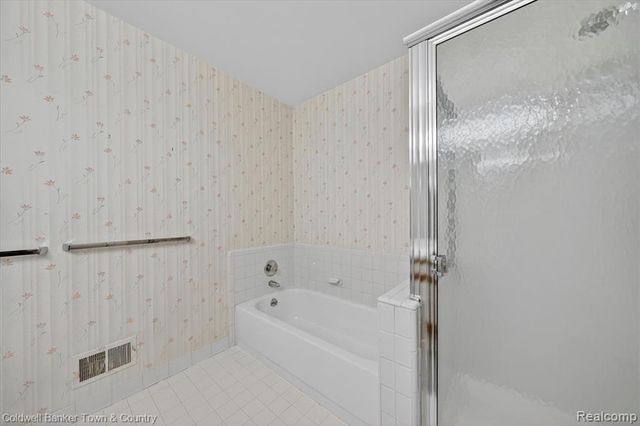 6172 Westbrooke Drive, West Bloomfield, MI 48322
