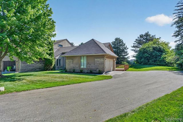 6172 Westbrooke Drive, West Bloomfield, MI 48322