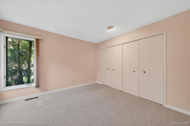 6172 Westbrooke Drive, West Bloomfield, MI 48322