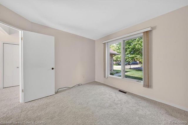 6172 Westbrooke Drive, West Bloomfield, MI 48322