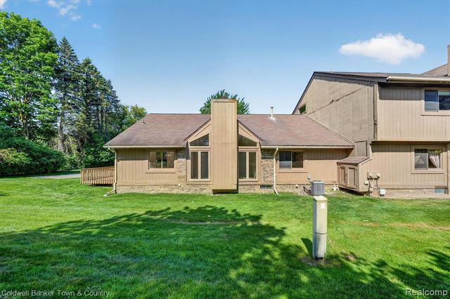 6172 Westbrooke Drive, West Bloomfield, MI 48322