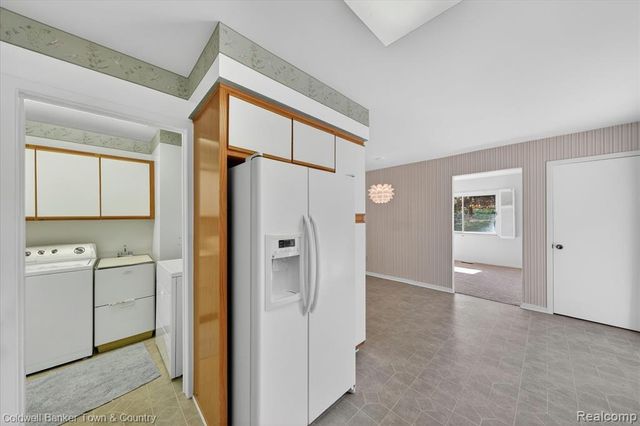 6172 Westbrooke Drive, West Bloomfield, MI 48322
