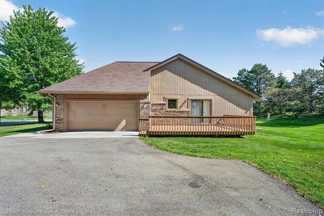 6172 Westbrooke Drive, West Bloomfield, MI 48322