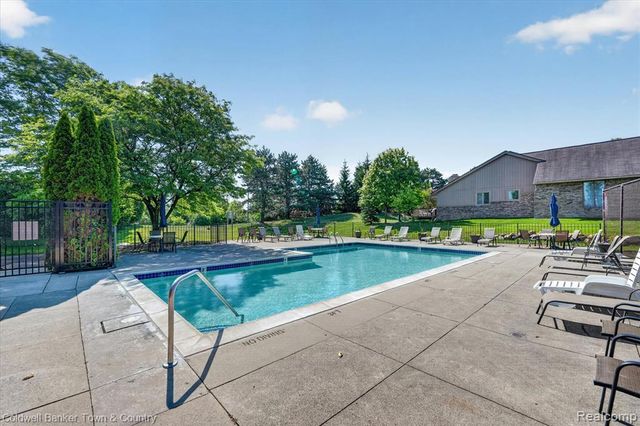 6172 Westbrooke Drive, West Bloomfield, MI 48322