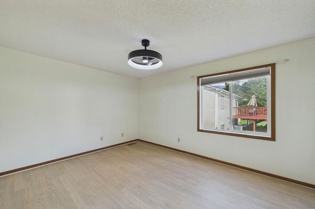 6665 13th Street Court N, Oakdale, MN 55128