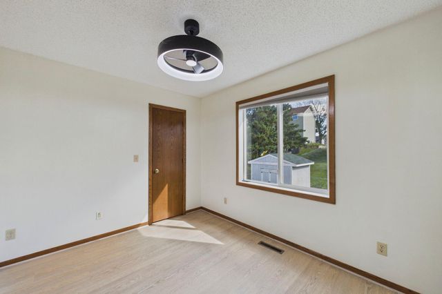 6665 13th Street Court N, Oakdale, MN 55128