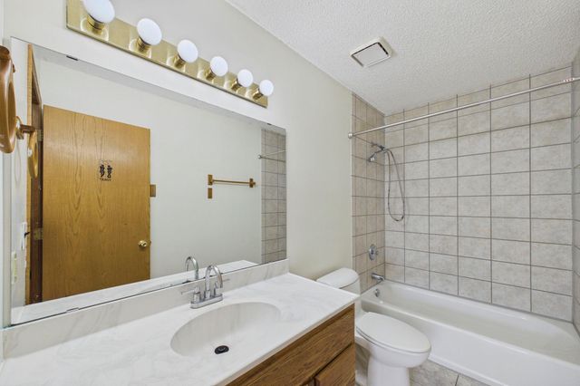 6665 13th Street Court N, Oakdale, MN 55128
