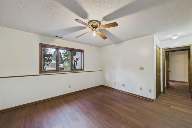 6665 13th Street Court N, Oakdale, MN 55128