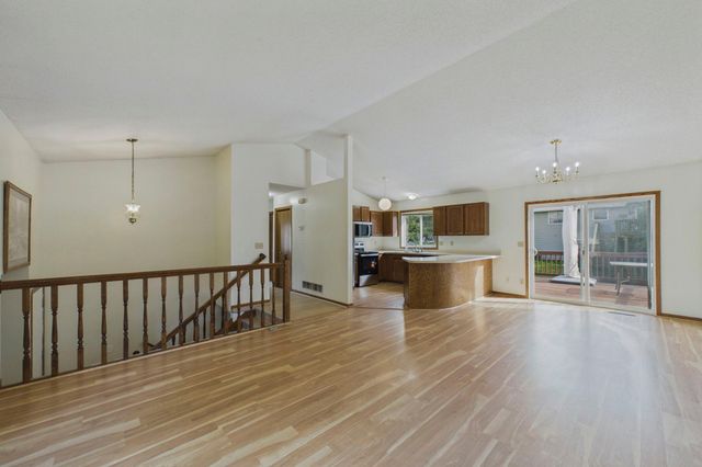6665 13th Street Court N, Oakdale, MN 55128
