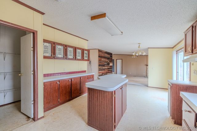 27757 W 41st Street S, Mannford, OK 74044