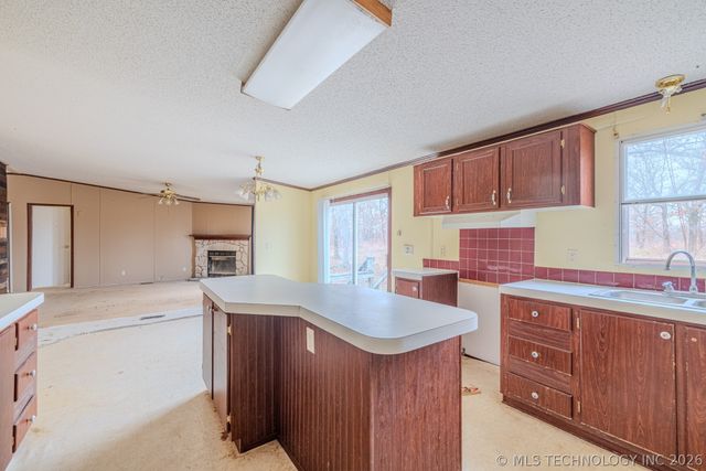 27757 W 41st Street S, Mannford, OK 74044