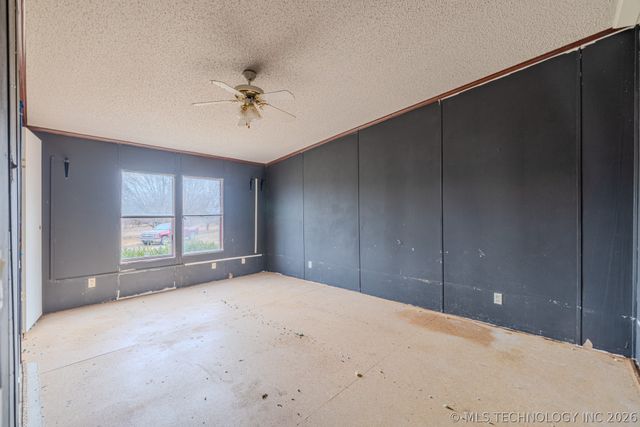 27757 W 41st Street S, Mannford, OK 74044