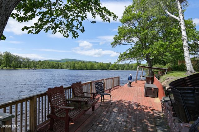 18 Hudson View Lane, Queensbury, NY 12804