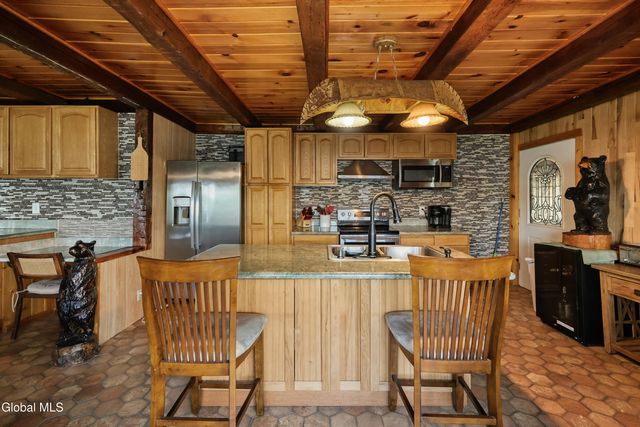 18 Hudson View Lane, Queensbury, NY 12804