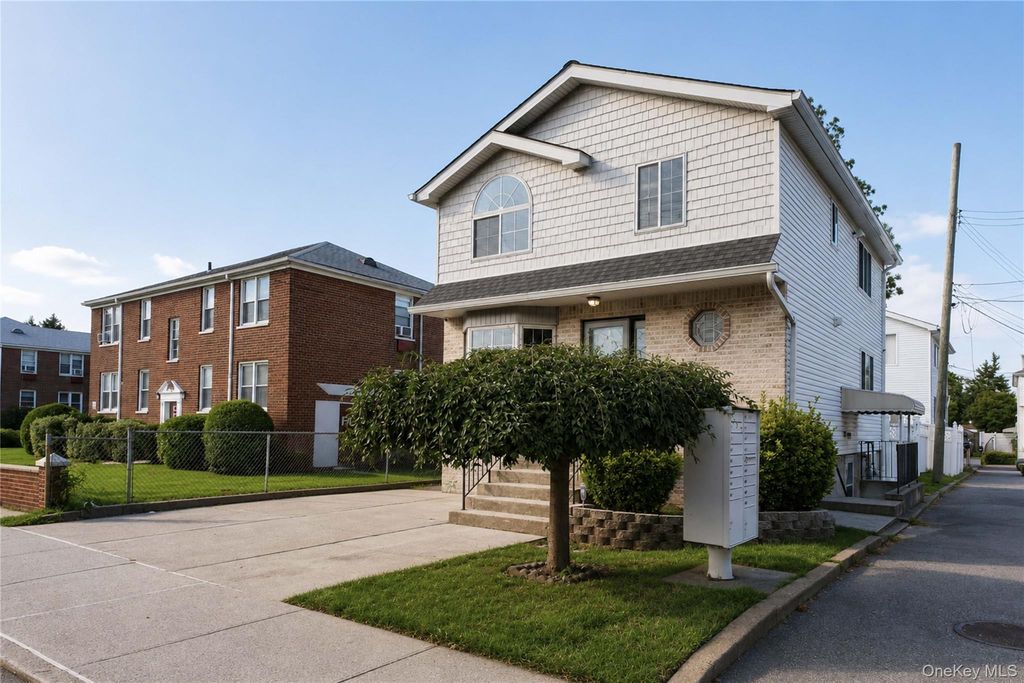 15 Rachel Court, Staten Island, NY 10310 — photo 2