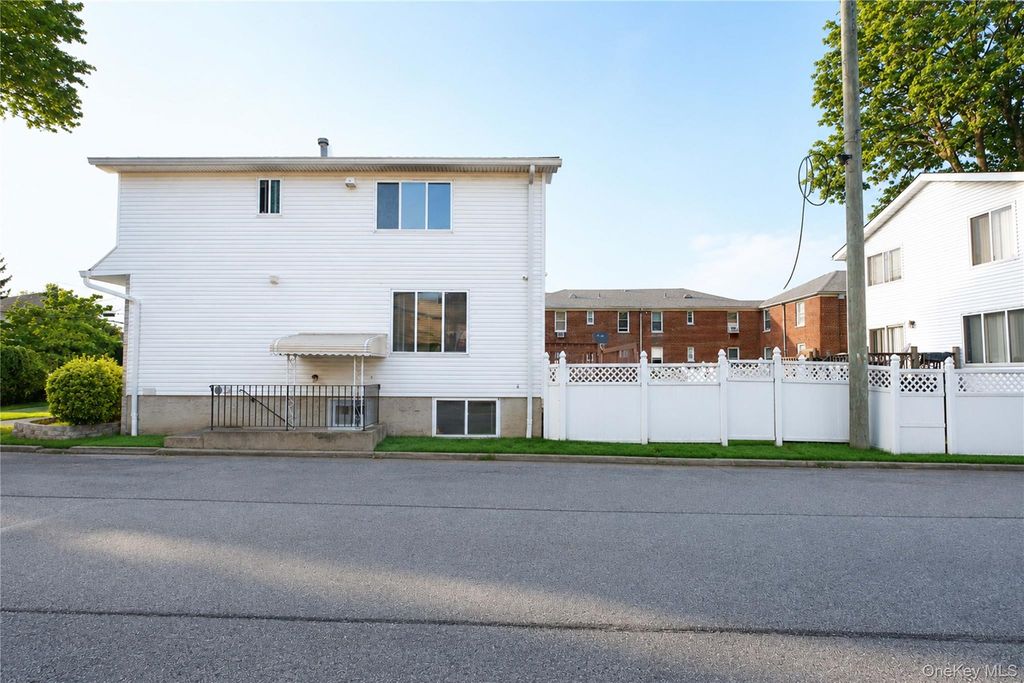 15 Rachel Court, Staten Island, NY 10310 — photo 3