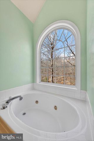 18 CHICKASAW PL, Palmyra, VA 22963