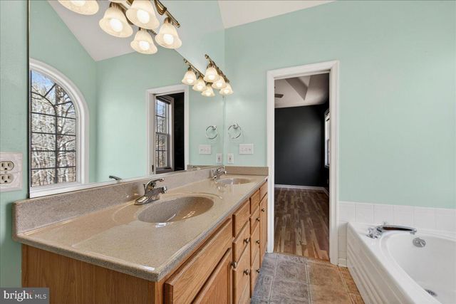 18 CHICKASAW PL, Palmyra, VA 22963