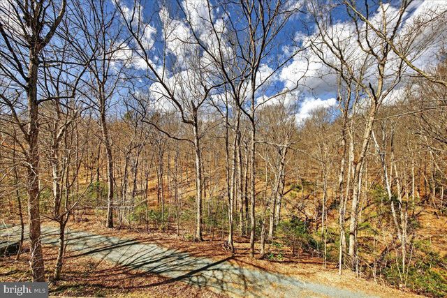 18 CHICKASAW PL, Palmyra, VA 22963