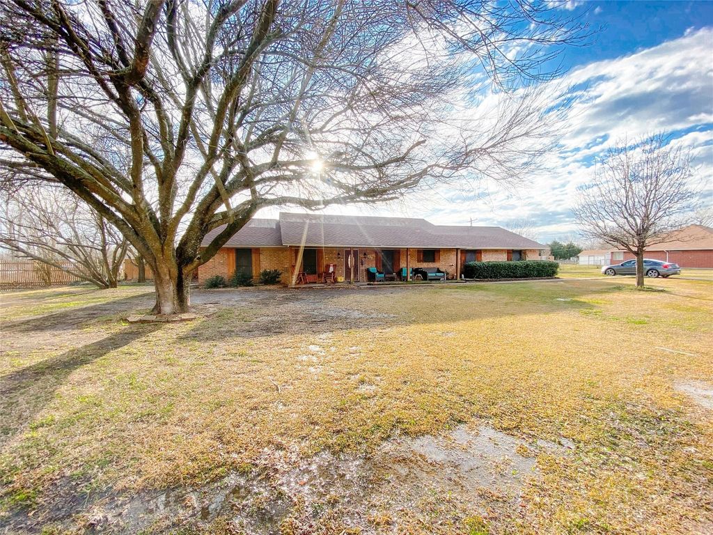 227 Kimberly Hill, Palmer, TX 75152