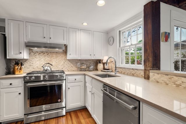 558 Commercial St A, Provincetown, MA 02657