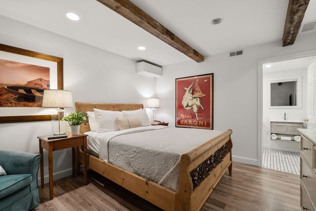558 Commercial St A, Provincetown, MA 02657