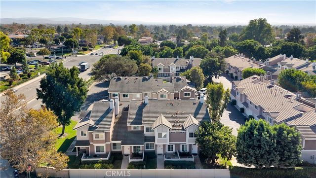 27 Christamon S, Irvine, CA 92620
