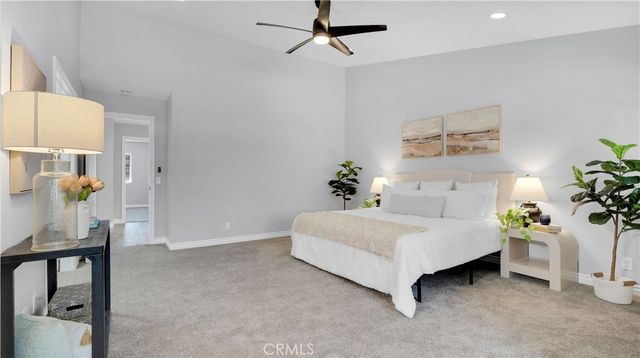 27 Christamon S, Irvine, CA 92620