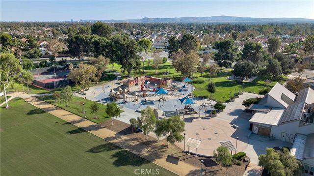 27 Christamon S, Irvine, CA 92620