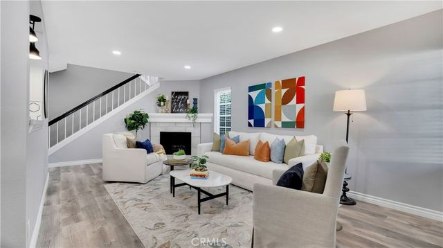 27 Christamon S, Irvine, CA 92620