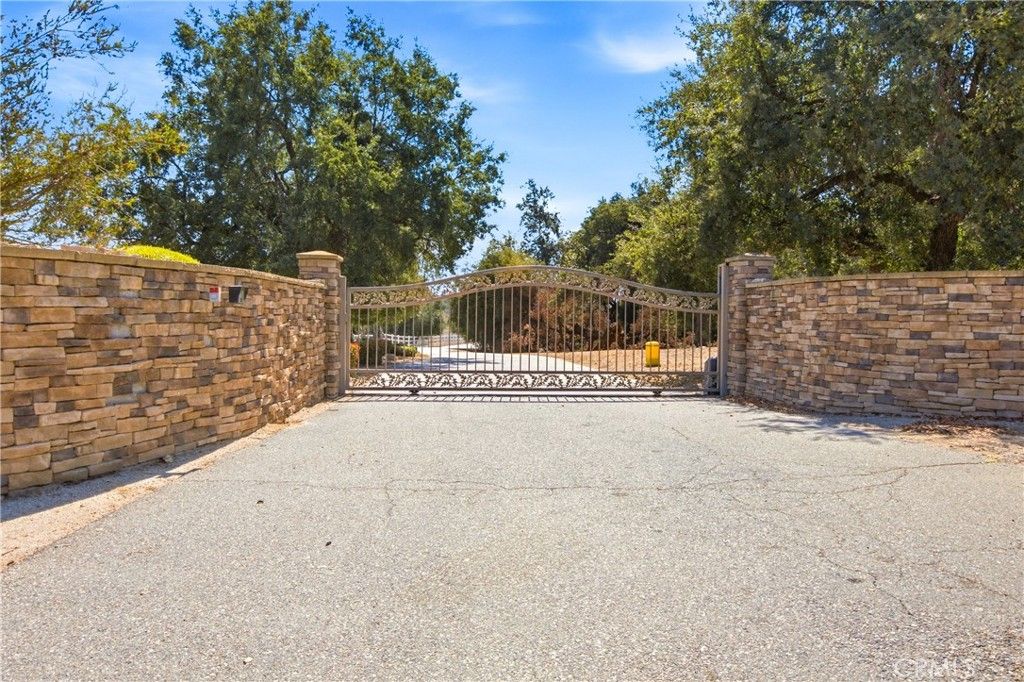 41653 Oak Trail Court, Murrieta, CA 92562 — photo 3