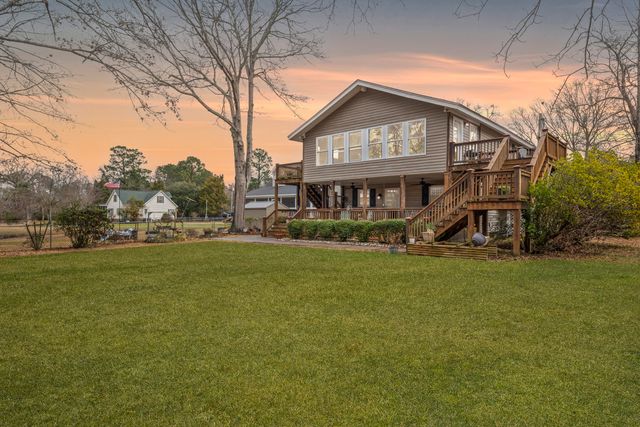107 Jacks Lane, Bonneau, SC 29431