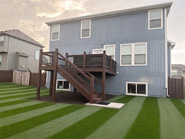1633 Shadow Drive, Leavenworth, KS 66048