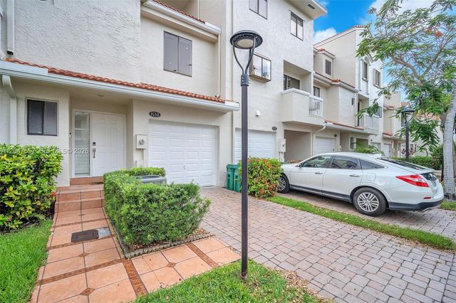 21391 Marina Cove Circle 14K, Aventura, FL 33180