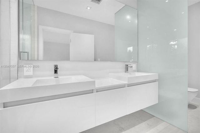 21391 Marina Cove Circle 14K, Aventura, FL 33180