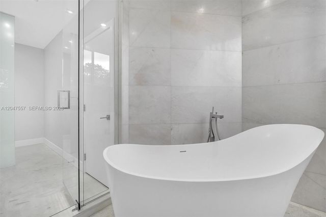 21391 Marina Cove Circle 14K, Aventura, FL 33180