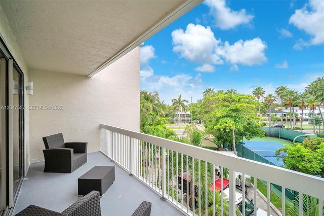 21391 Marina Cove Circle 14K, Aventura, FL 33180