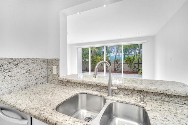 21391 Marina Cove Circle 14K, Aventura, FL 33180