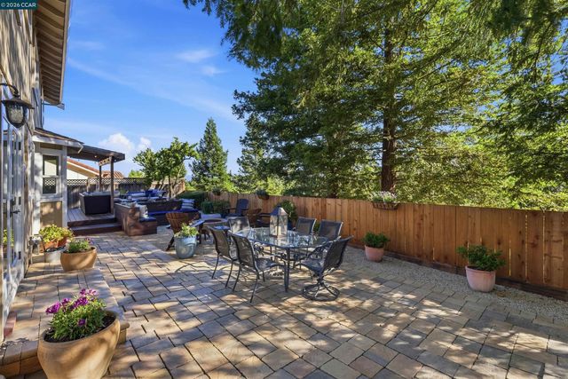 2839 Rockridge Dr, Pleasant Hill, CA 94523