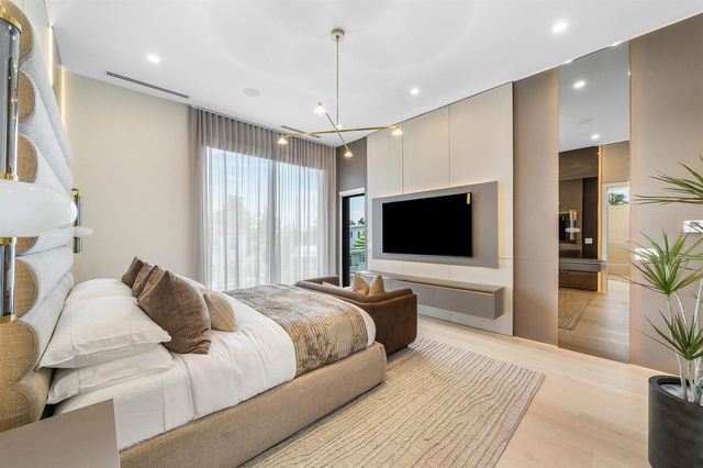 748 NE 72nd Street, Boca Raton, FL 33487