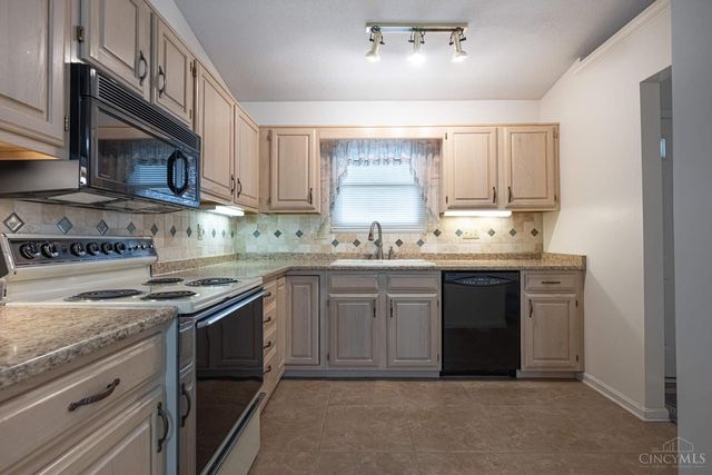 4955 Rosedale Road, Middletown, OH 45042