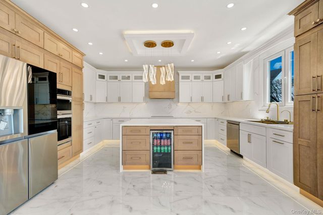 769 Anderson Avenue, Franklin Square, NY 11010