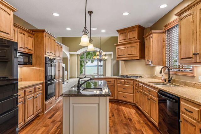 4531 Island View Drive, Mound, MN 55364
