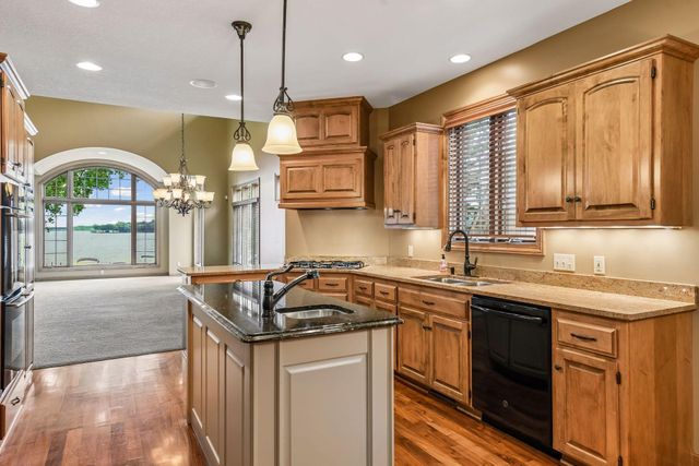 4531 Island View Drive, Mound, MN 55364