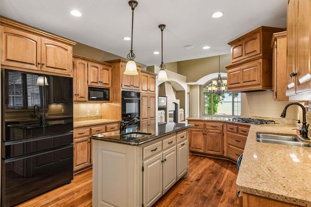 4531 Island View Drive, Mound, MN 55364