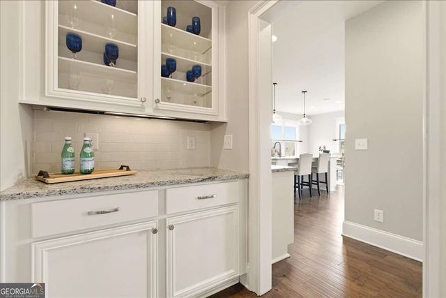 415 Amber Way, Woodstock, GA 30188